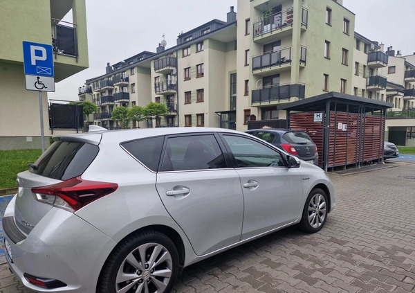 Toyota Auris cena 51900 przebieg: 130000, rok produkcji 2015 z Kraków małe 631